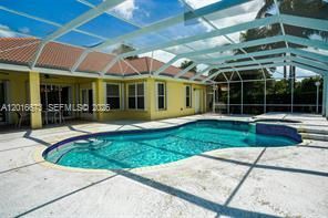 Building Photo - 2575 Muirfield Terrace