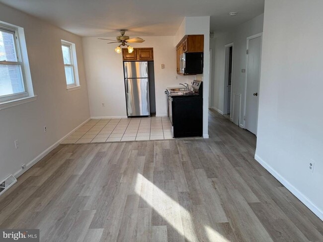 Building Photo - 132 N Church St