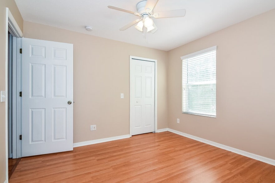 Building Photo - 5133 Anclote River St