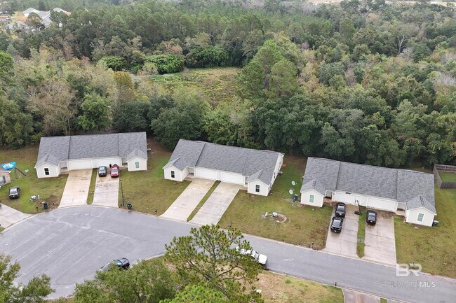 Building Photo - 3816 Chesterfield Ln