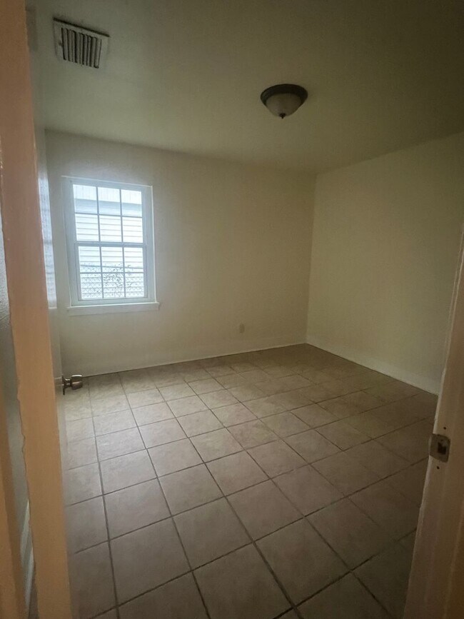 Building Photo - Home for Rent $1000