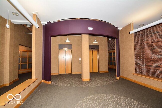 Building Photo - 430 N Park Ave