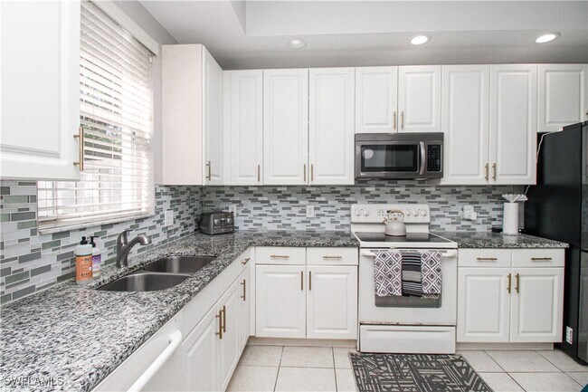Building Photo - 1355 Mariposa Cir