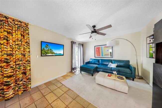 Building Photo - 1840 Tigertail Ave