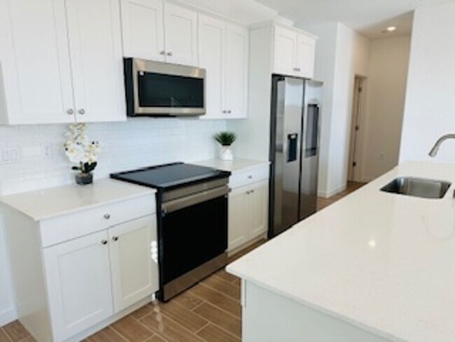 Building Photo - $500 Move In Bonus $2,695 Heritage Grove 3 Bed+Loft Home, Solar, Clovis & Shepherd - Plum Tree Ave.