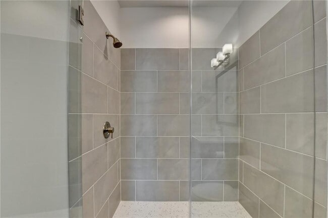 Building Photo - 435 Mayfair Ct