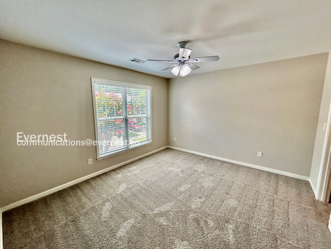 Building Photo - 170 Finchley Dr