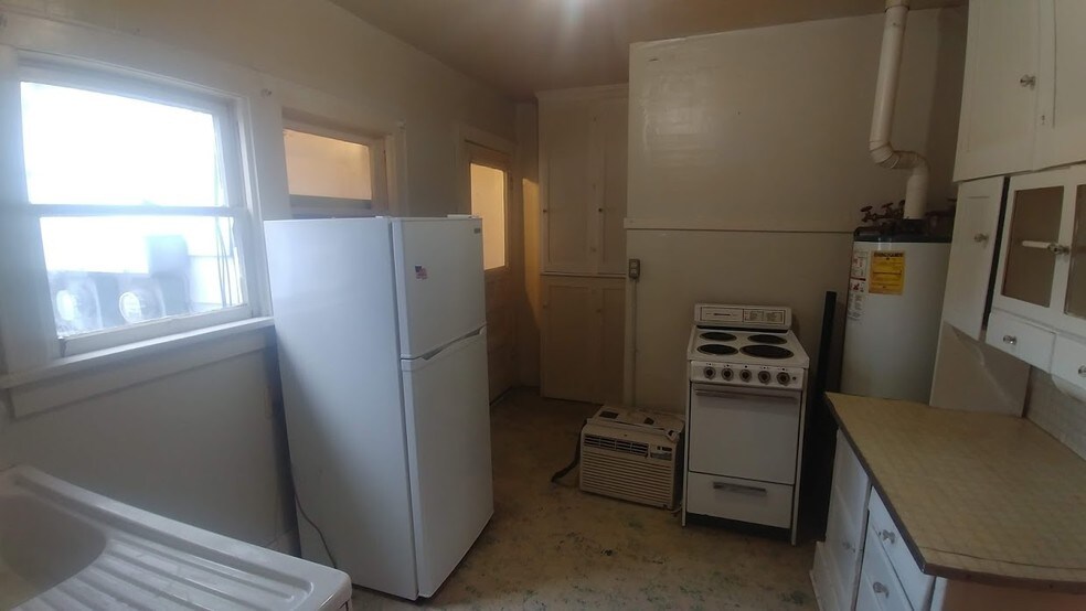 kitchen - 315 S 3rd St