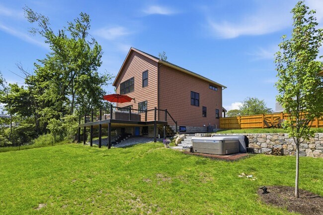 Building Photo - 1124 Narragansett Blvd