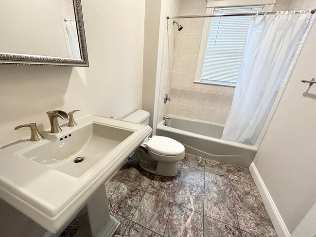 Building Photo - 12 Buttonwood St