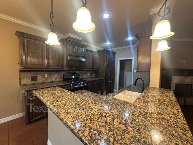 Building Photo - 6902 Anastasia Dr