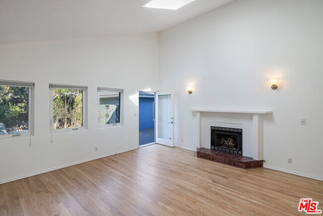 Building Photo - 2808 Clune Ave