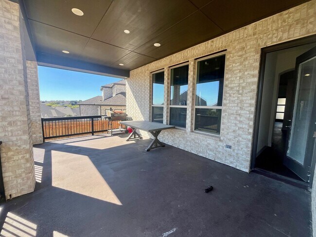 Building Photo - *Ask About Move In Special* Spacious 4 Bedroom / 4 Full Bath Home w/ Media Room & Loft ~ Imagine ...