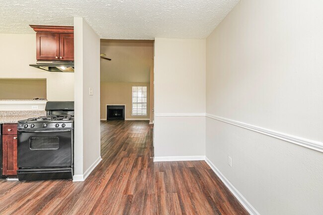 Building Photo - 16826 Rockstone