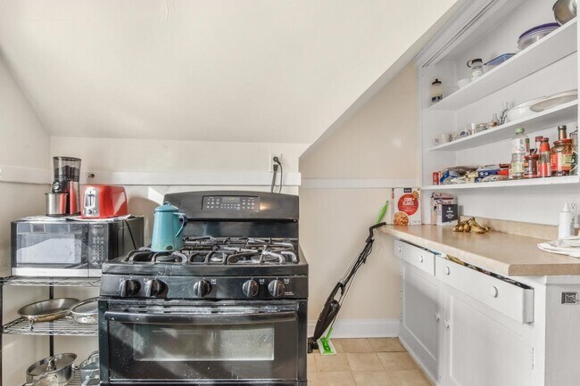 Building Photo - 1319 Rutledge St