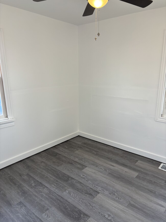 Building Photo - 622 Willard Ave