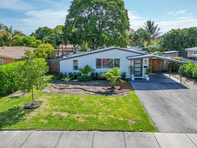 Building Photo - 5840 NE 1st Terrace