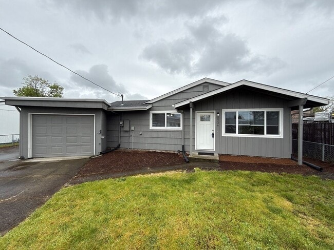 Building Photo - 2236 Hoyt St SE