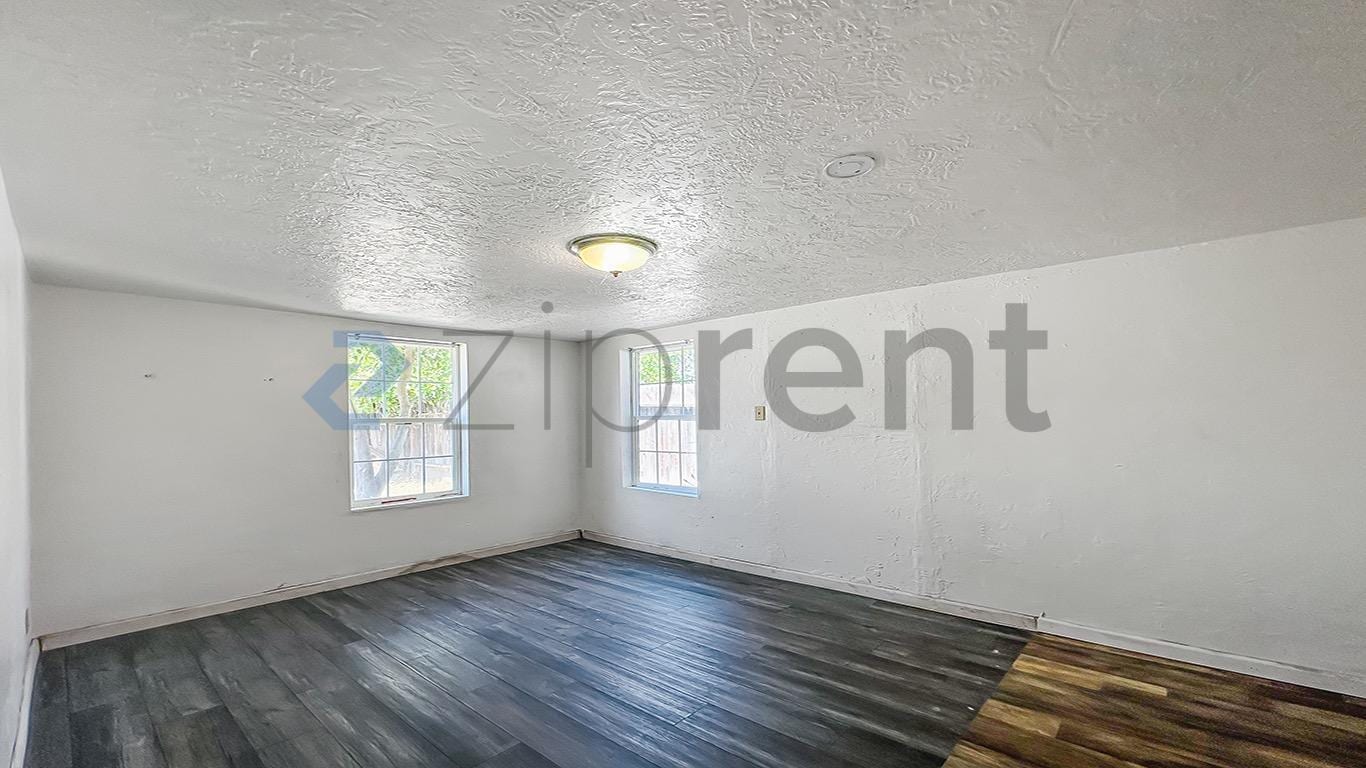 Building Photo - 3634 E Madison Ave