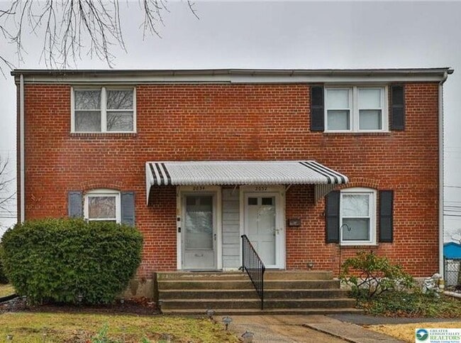 Building Photo - 2034 Virginia St