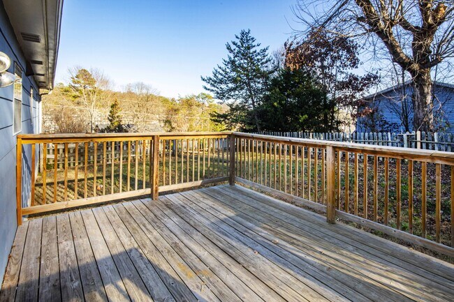 Building Photo - 6600 Woodcock Cir