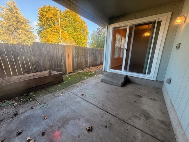 Building Photo - wilc04