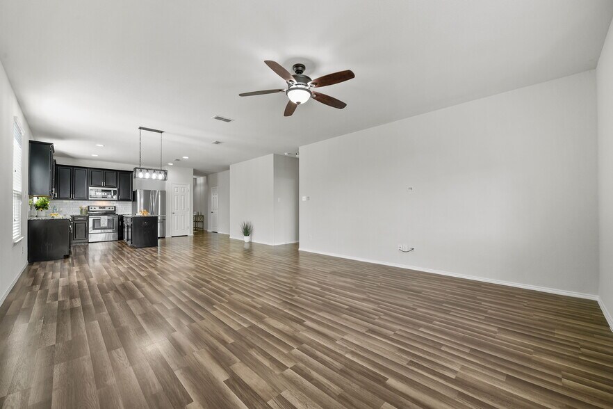 Building Photo - 3104 Montserrat Creek Dr