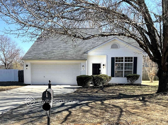 Building Photo - 2806 Rosemeade Dr