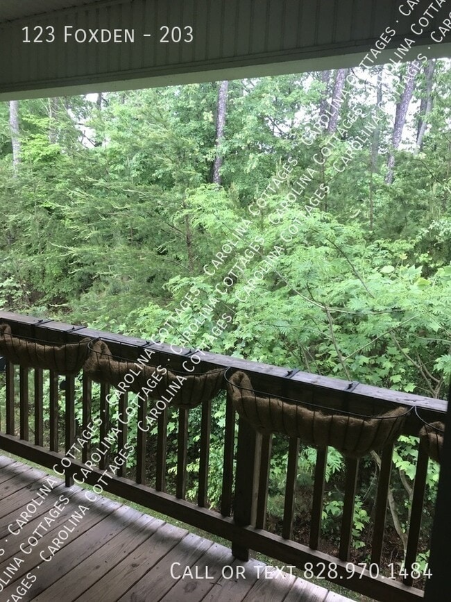 Building Photo - 123 Foxden-203