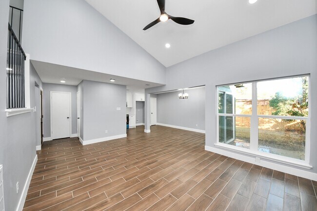 Building Photo - 10250 Bridgeland Ln