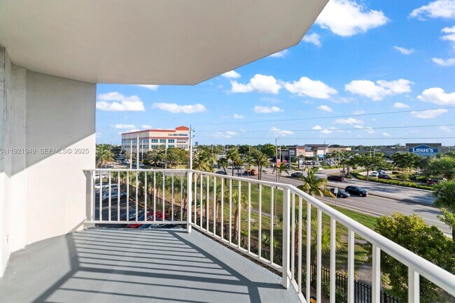 Building Photo - 16710 NE 9th Ave