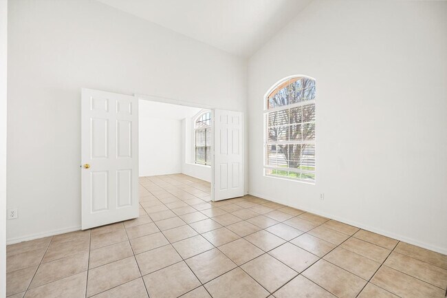 Building Photo - 5240 W Tonto Rd