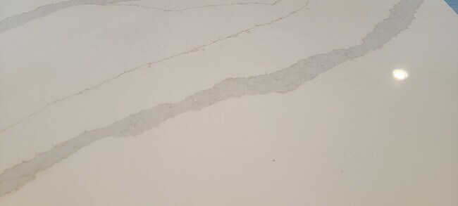 Building Photo - BEAUTIFUL HOME in the Desirable Hedgefield subdivision in Prattville.