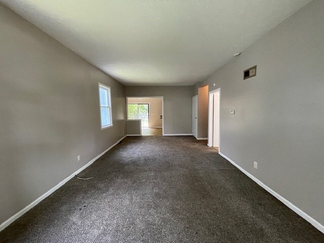 Building Photo - 504 W Navarre St