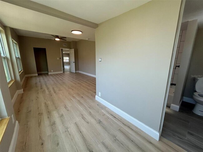 Building Photo - 1218 13th Ave S