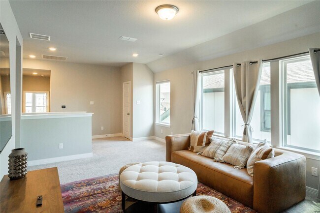 Building Photo - 29023 Laurel Grove Ln