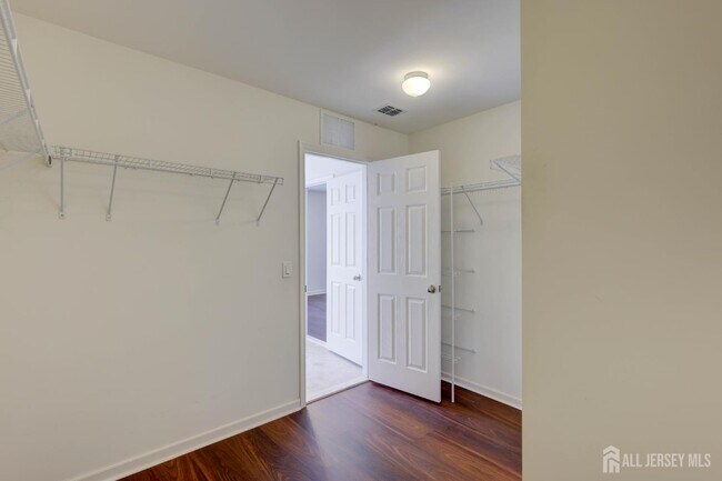 Building Photo - 101 Pearce Ln