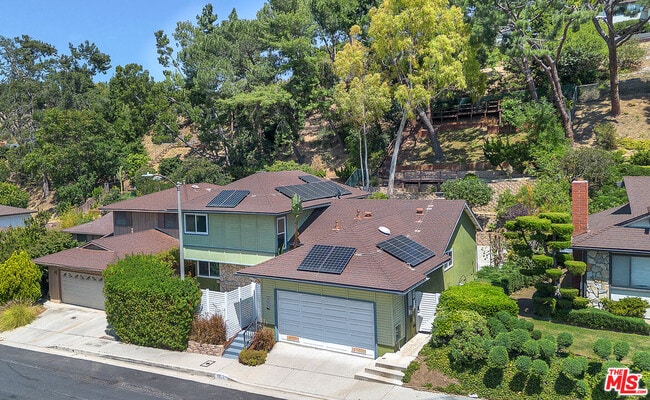 Building Photo - 4076 Tropico Way