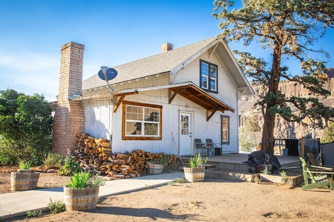 Building Photo - 6690 Old Ranch House Rd