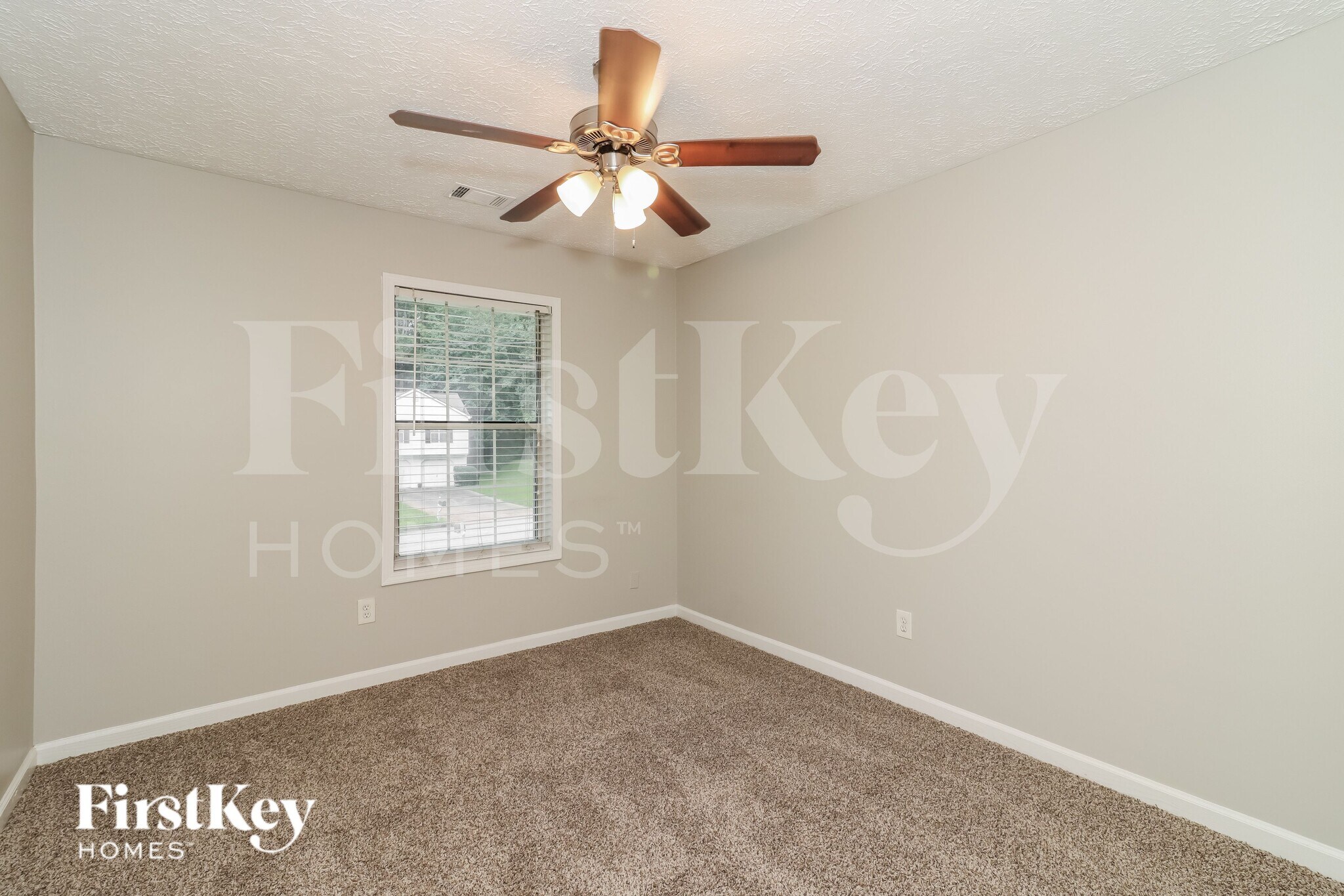 Building Photo - 3765 Willow Ridge Rd