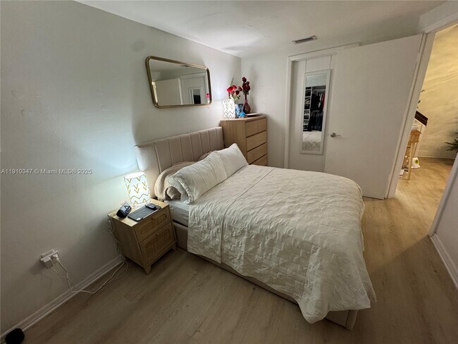 Building Photo - 13926 SW 65th Terrace