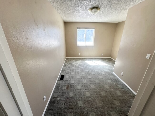 Building Photo - 310 E 1400 S