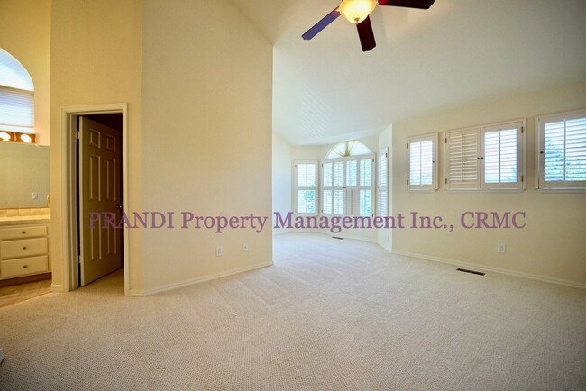 Building Photo - Available Now!  3 Bedroom San Rafael Home