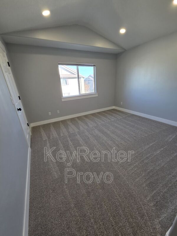 Building Photo - 8196 N Cedar Springs Rd