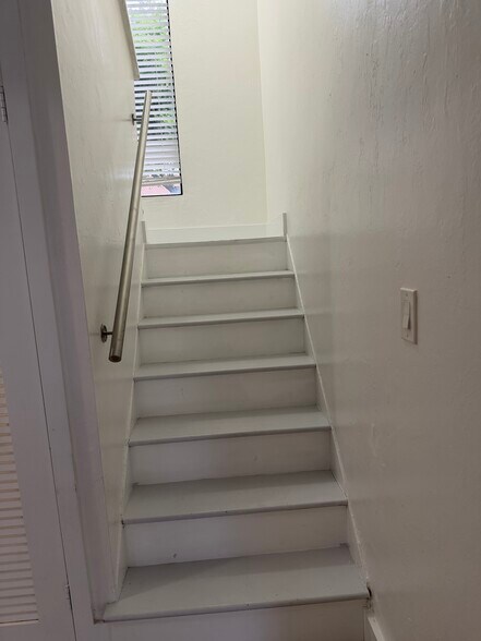 Building Photo - 8947 SW 149th Pl