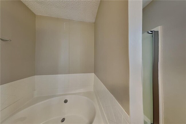 Building Photo - 1965 Racquet Club Cir NW