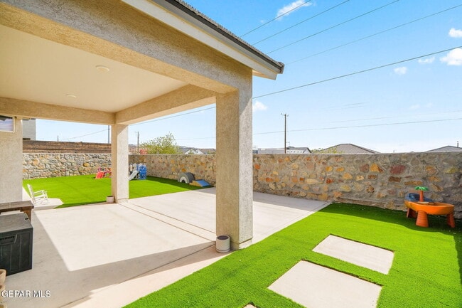 Building Photo - 908 Crystal Deer Dr