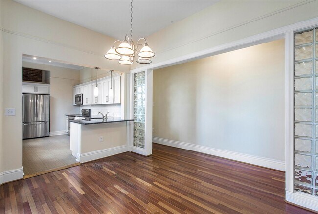 Building Photo - Swanky 2000 sf duplex in the heart of Church Hill