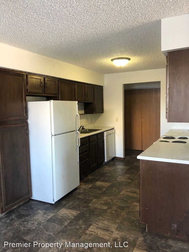 Building Photo - 131 E Bismarck Expy