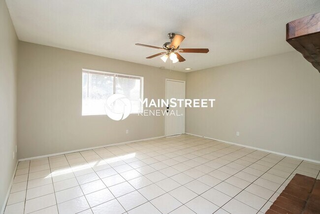 Building Photo - 4 Bedroom Pet-Friendly Home in Apache Junction, AZ with Main Street Renewal